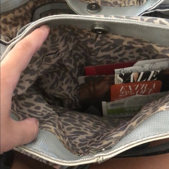 Large guess purse - Picture 2 of 8